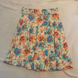 2/$13🌸Honey & Lace floral skirt